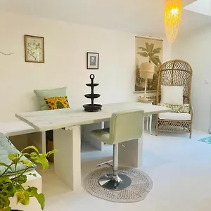  Hébergement de vacances Cabanon Aloe Avec Piscine Chauffee & Bain Nordique France